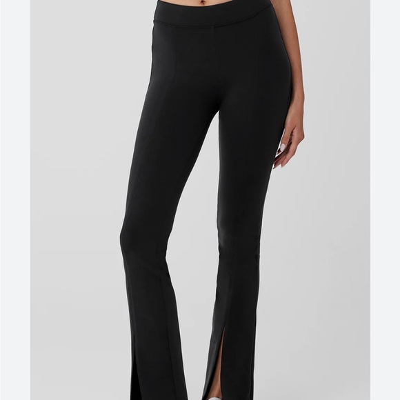 ALO Yoga Pants - Alo Yoga Airbrush HW Flutter Legging Black